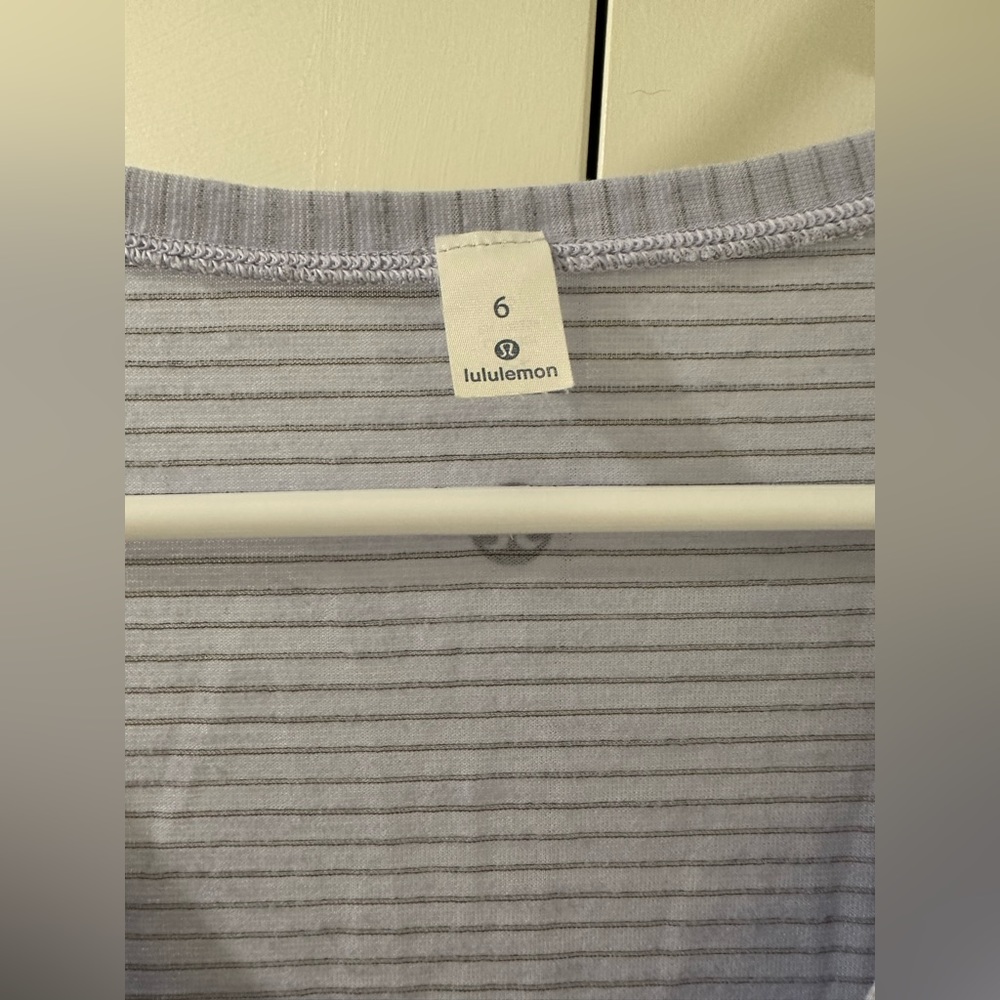 Lululemon Short Sleeve V-Neck Top - Picture 3 of 4